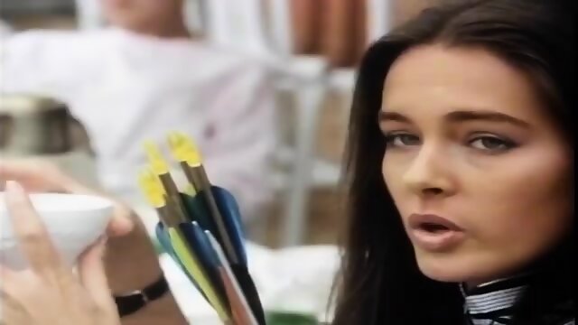 Retro Babe Gets Painted On