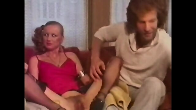 70s MILF Gets Her Hole Punched (Vintage Hardcore)