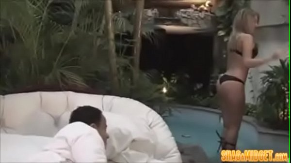 Little Man, Big Action: Retro Dwarf Pussy