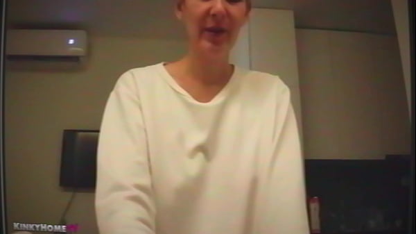 This MILF Got Filmed While Getting A Handjob