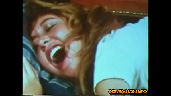 Teen Pussy Gets Stretched – Vintage Anal Action