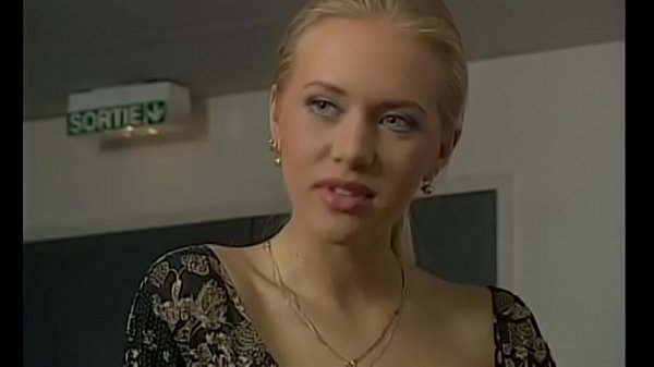 Classic Blonde Gets Her Hole Punched