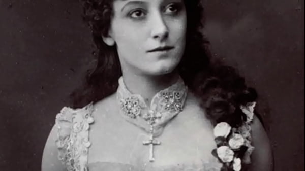 Old School Tease: When 'Erotic' Meant Subtle